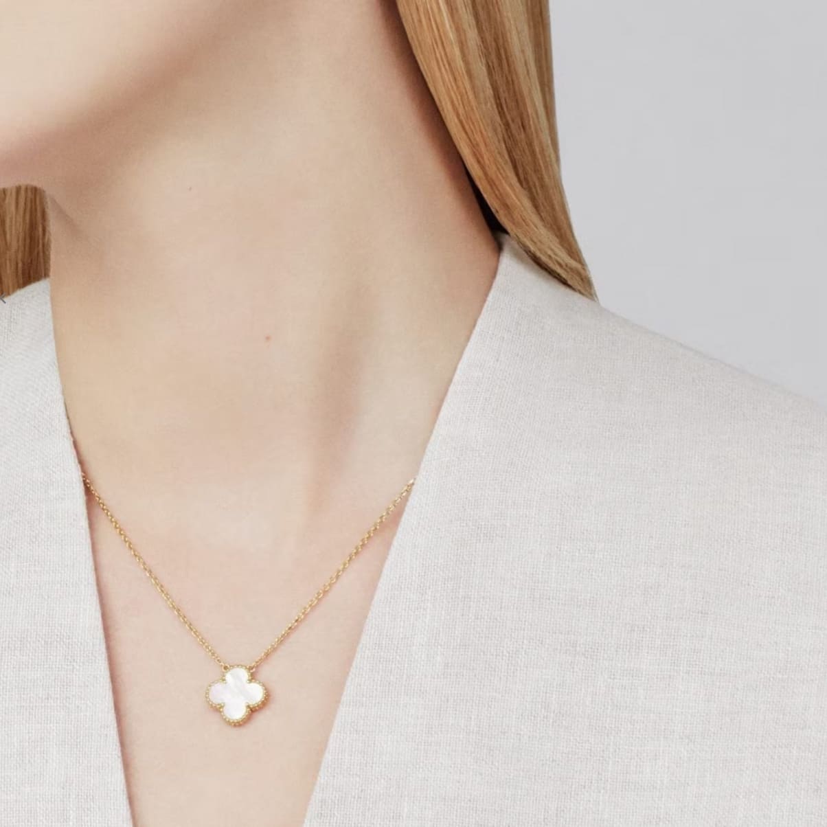 GOLD-WHITE CLOVER NECKLACE