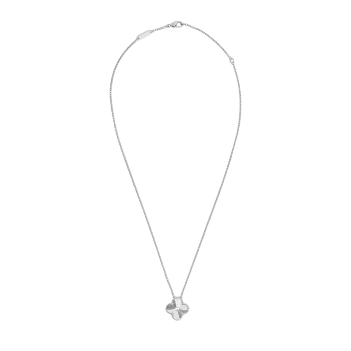 SILVER CLOVER NECKLACE